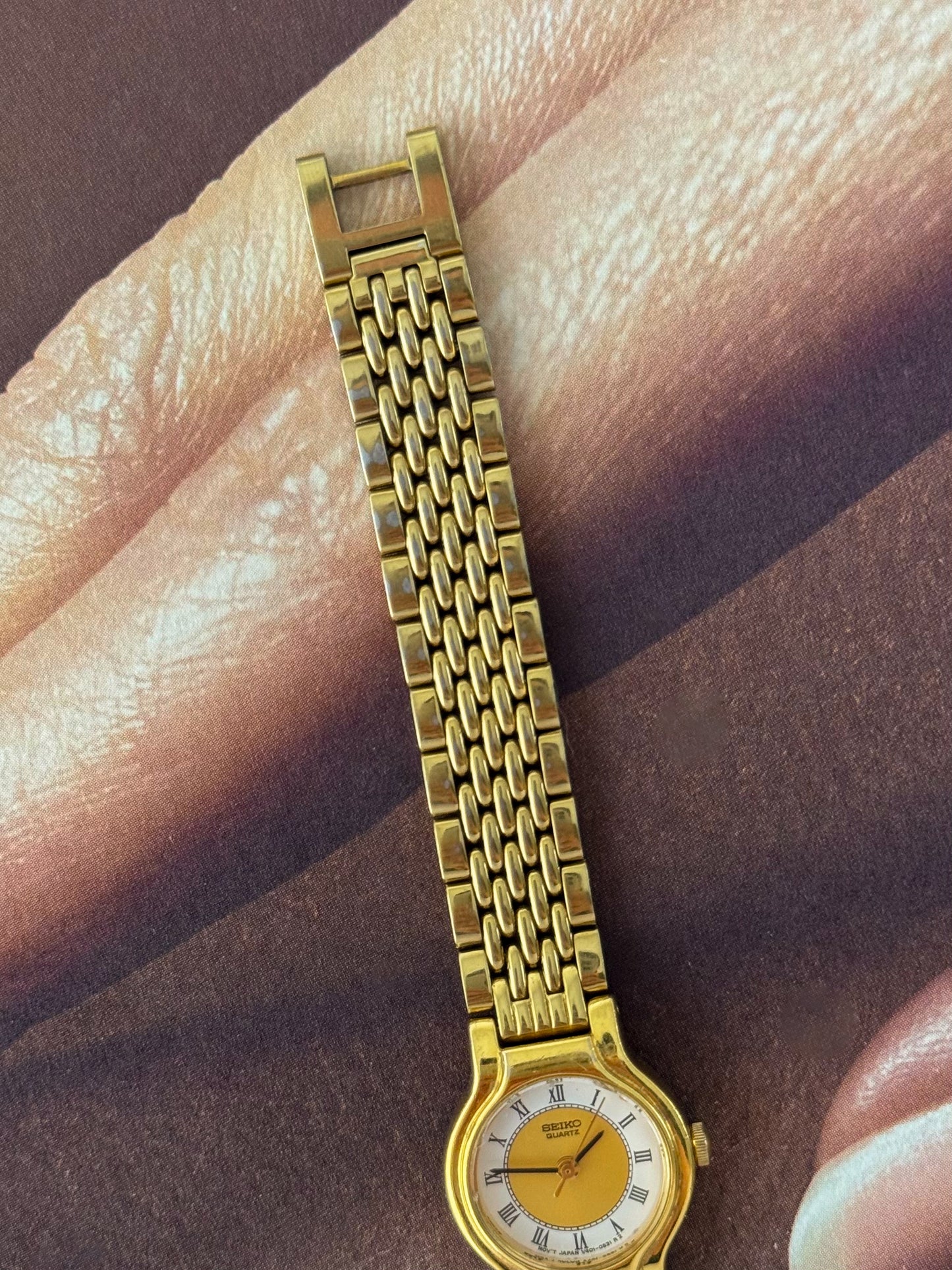 Vintage Ladies’s Gold Seiko Watch With Gold Center White Dial