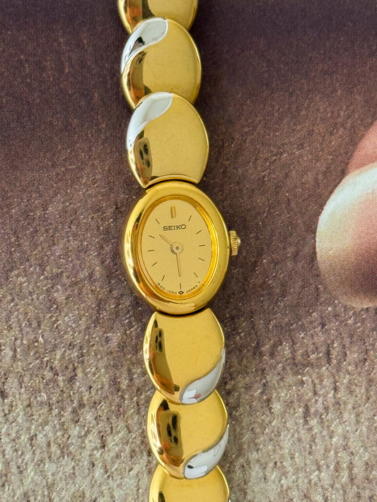 Rare Vintage Seiko Two-tone Ladies Watch With Reflective and Petite Oval Dial and Band