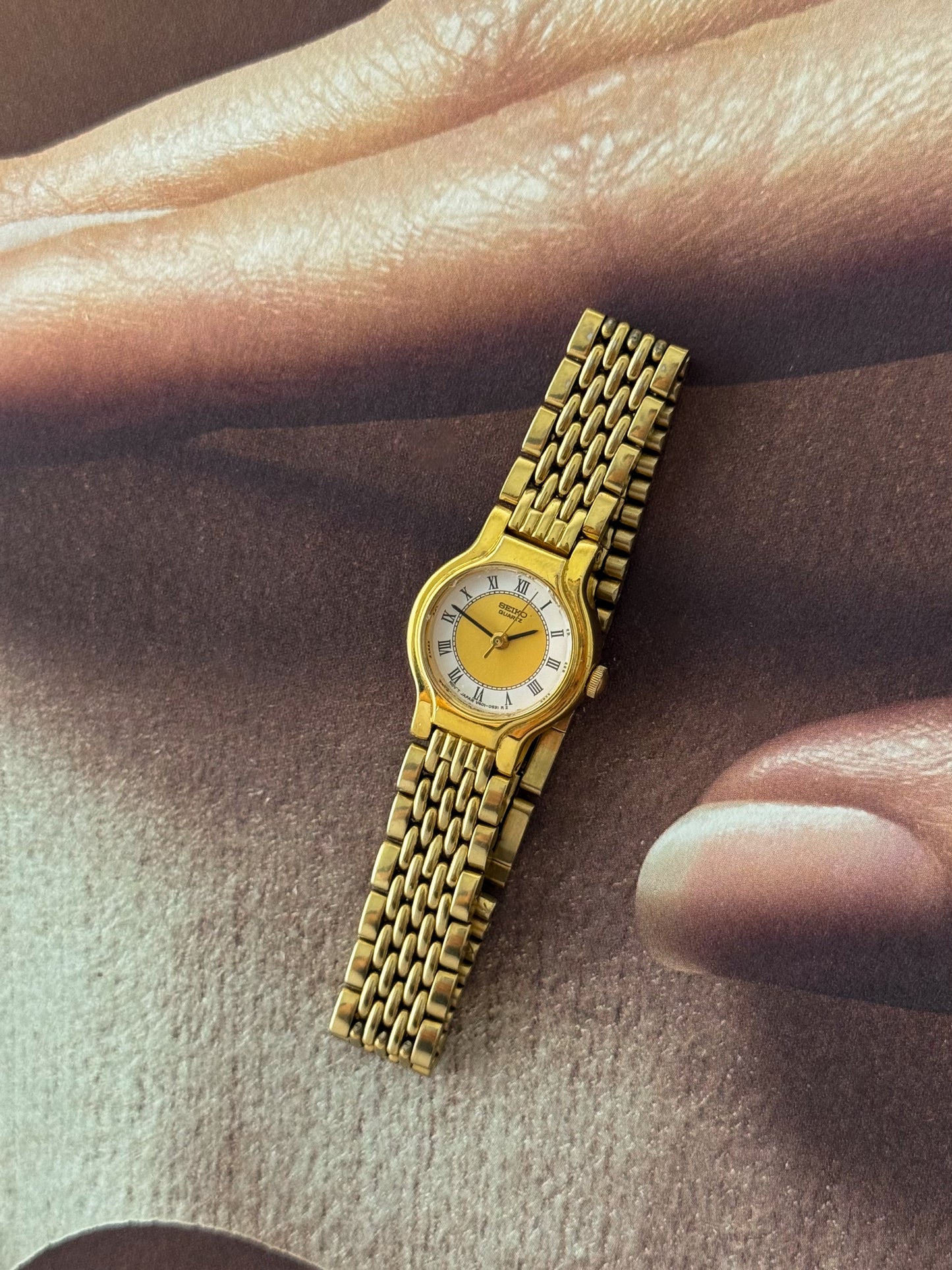 Vintage Ladies’s Gold Seiko Watch With Gold Center White Dial