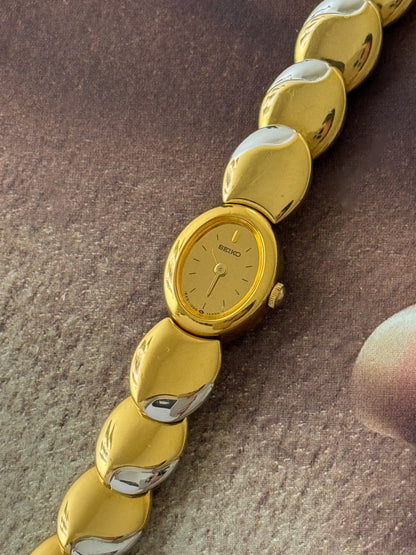 Rare Vintage Seiko Two-tone Ladies Watch With Reflective and Petite Oval Dial and Band