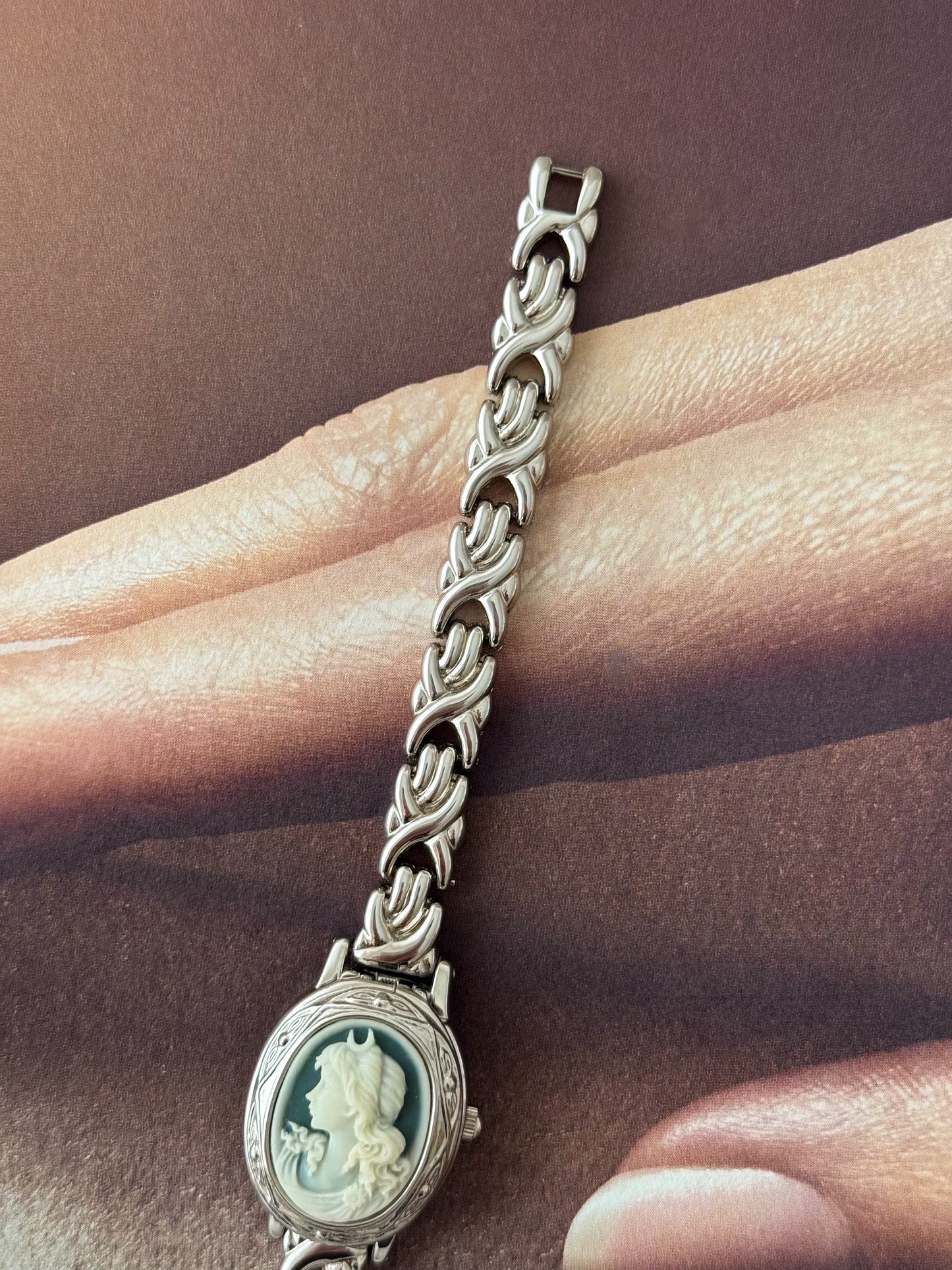 Vintage Peekaboo Valentino Michelle Cameo Watch