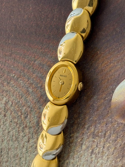 Rare Vintage Seiko Two-tone Ladies Watch With Reflective and Petite Oval Dial and Band