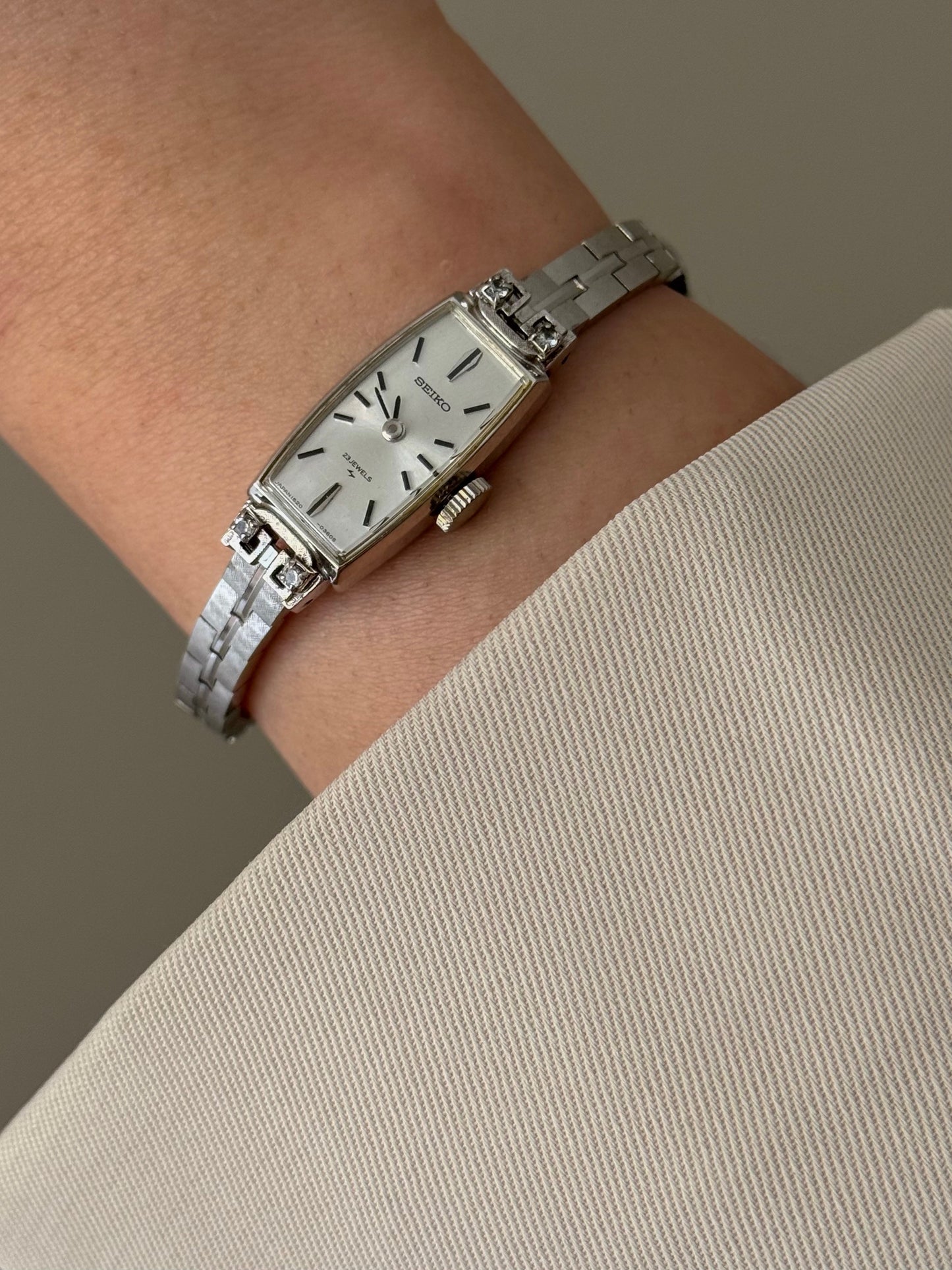 Vintage Silver Seiko 23 Jewels Manual Wind-Up Watch